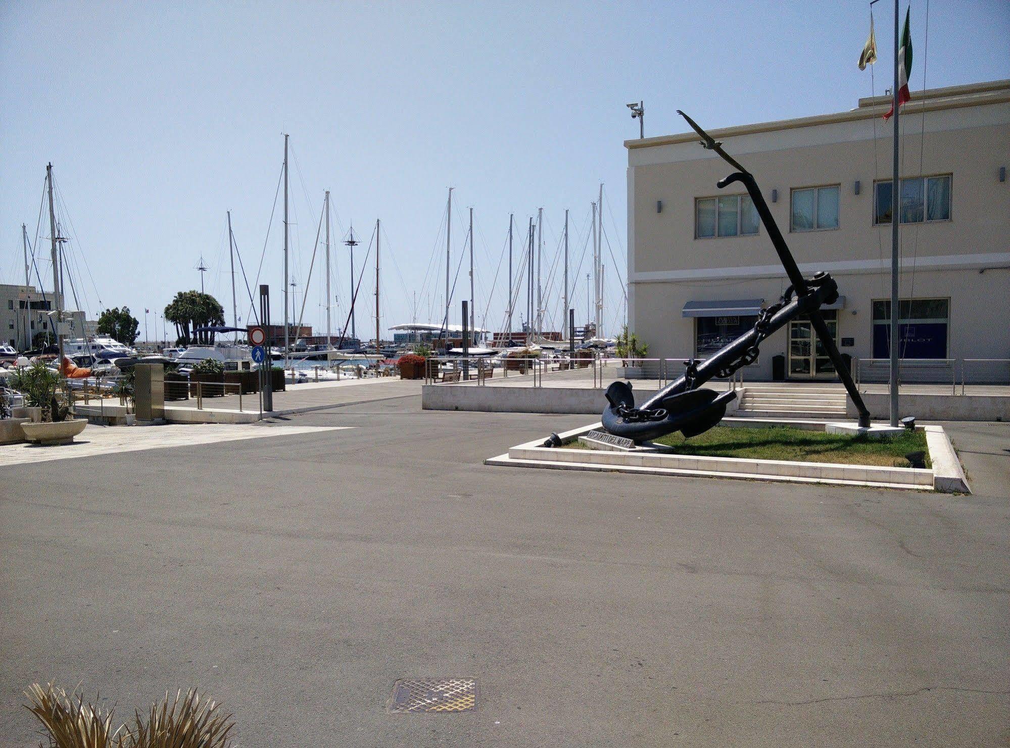 Hotel Al Porto Di Cagliari Esterno foto